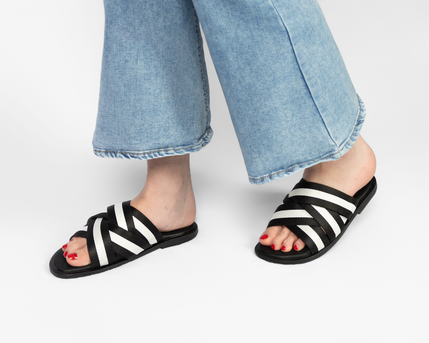 Always! Crossed Sandals